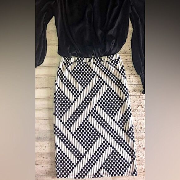 💕5️⃣ Moa high waisted midi skirt - Picture 3 of 4